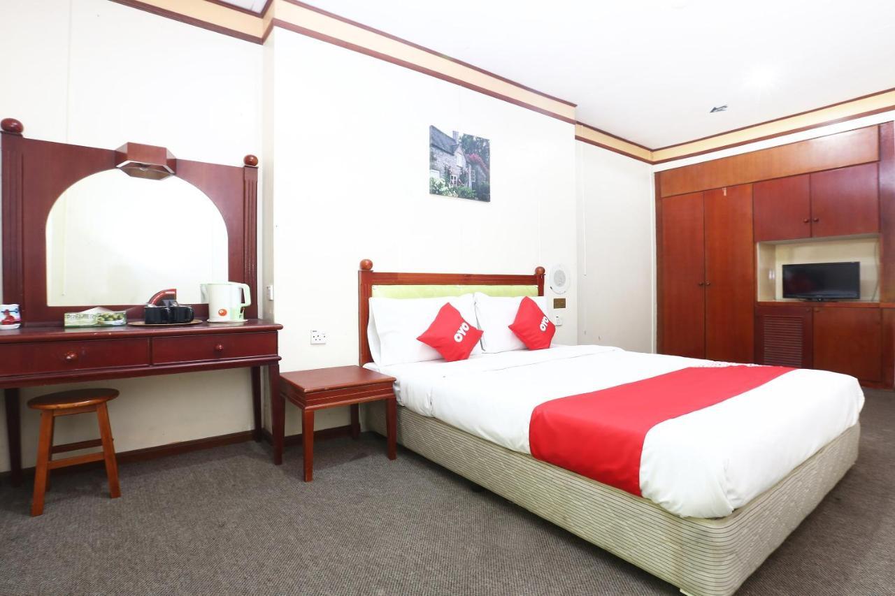 Oyo 89489 Al Ansar Hotel Кота Бару Екстериор снимка