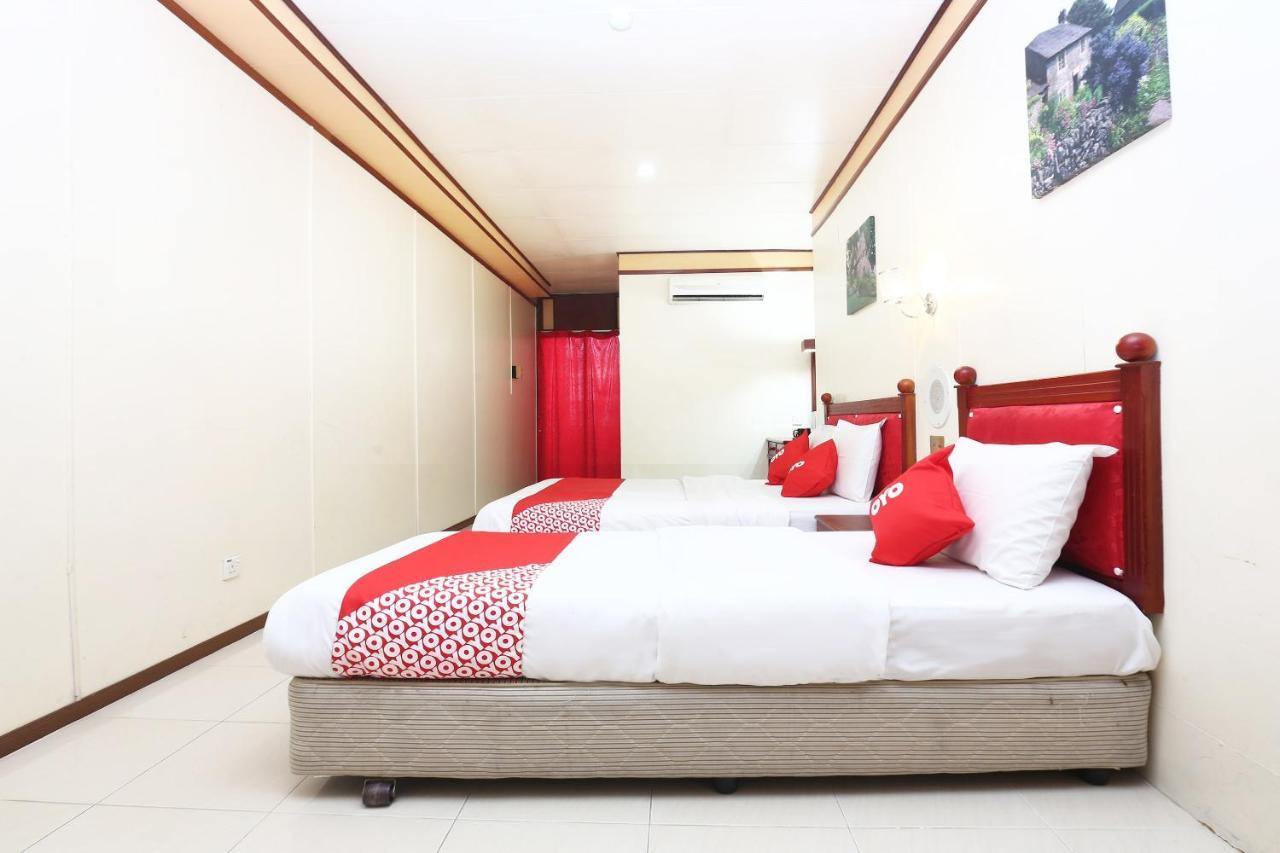 Oyo 89489 Al Ansar Hotel Кота Бару Екстериор снимка