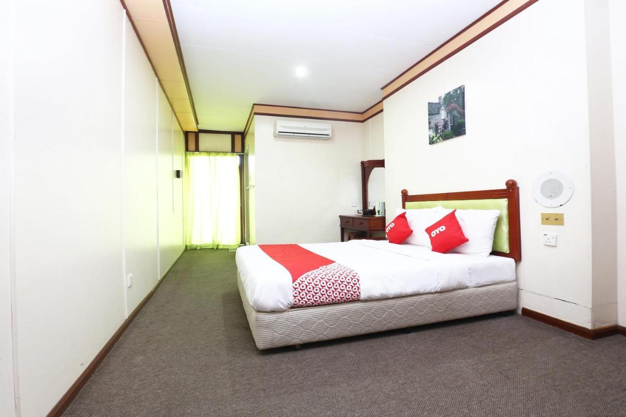 Oyo 89489 Al Ansar Hotel Кота Бару Екстериор снимка