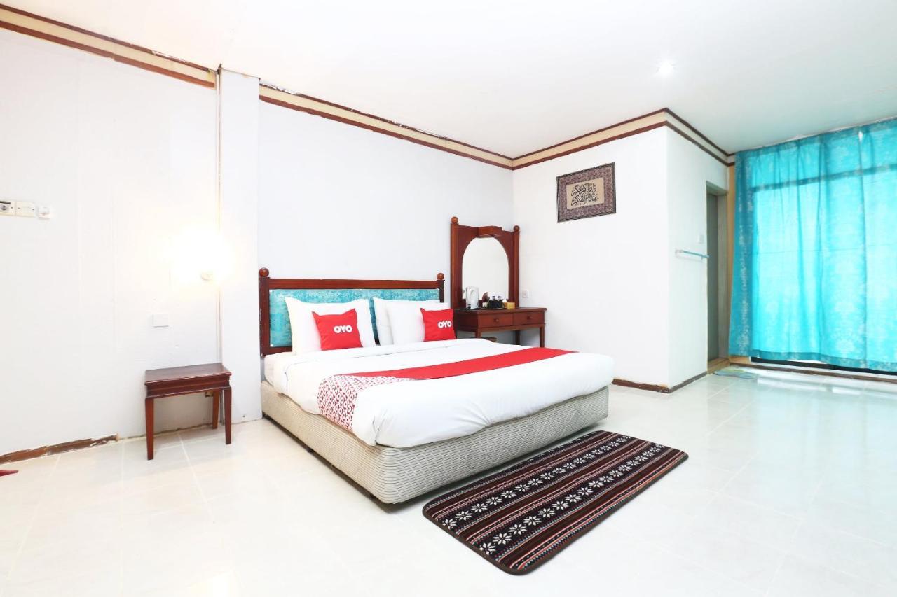 Oyo 89489 Al Ansar Hotel Кота Бару Екстериор снимка