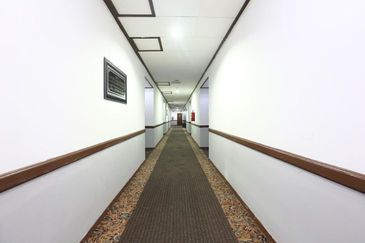 Oyo 89489 Al Ansar Hotel Кота Бару Екстериор снимка
