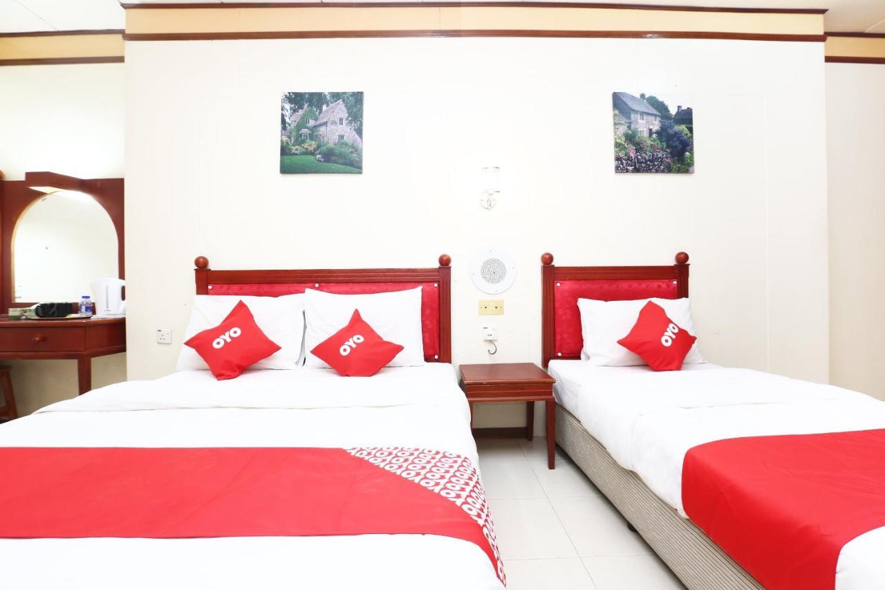 Oyo 89489 Al Ansar Hotel Кота Бару Екстериор снимка