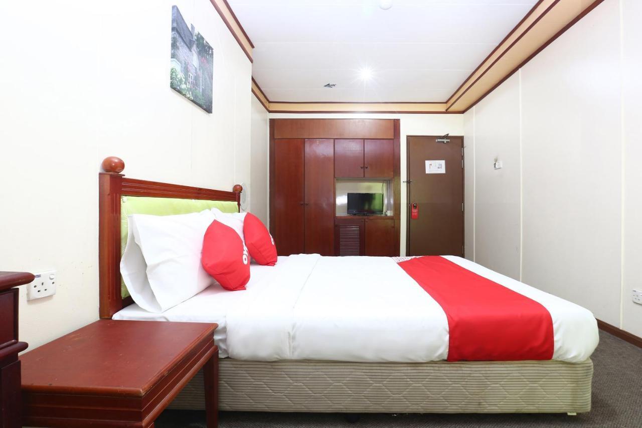 Oyo 89489 Al Ansar Hotel Кота Бару Екстериор снимка