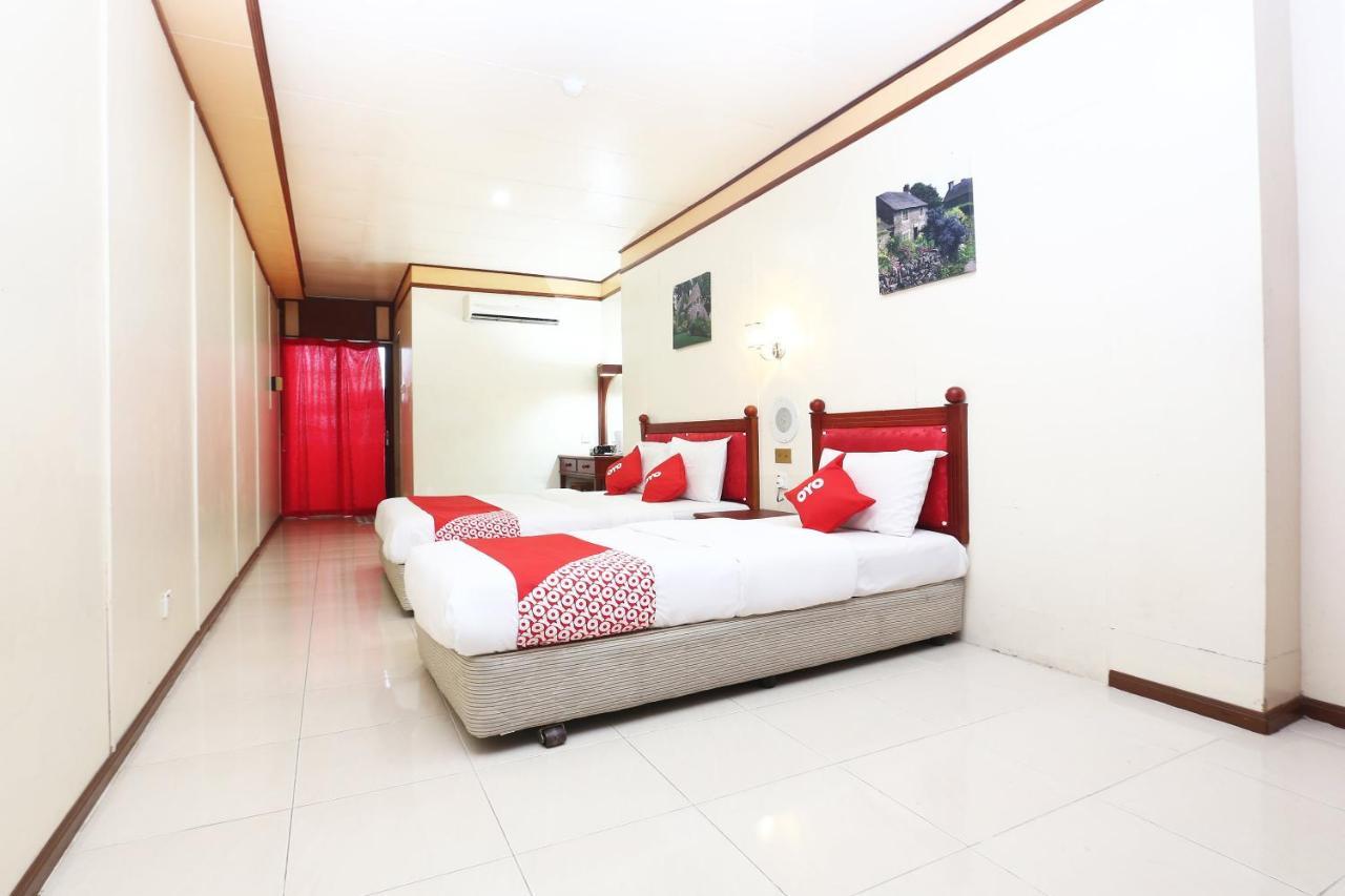 Oyo 89489 Al Ansar Hotel Кота Бару Екстериор снимка