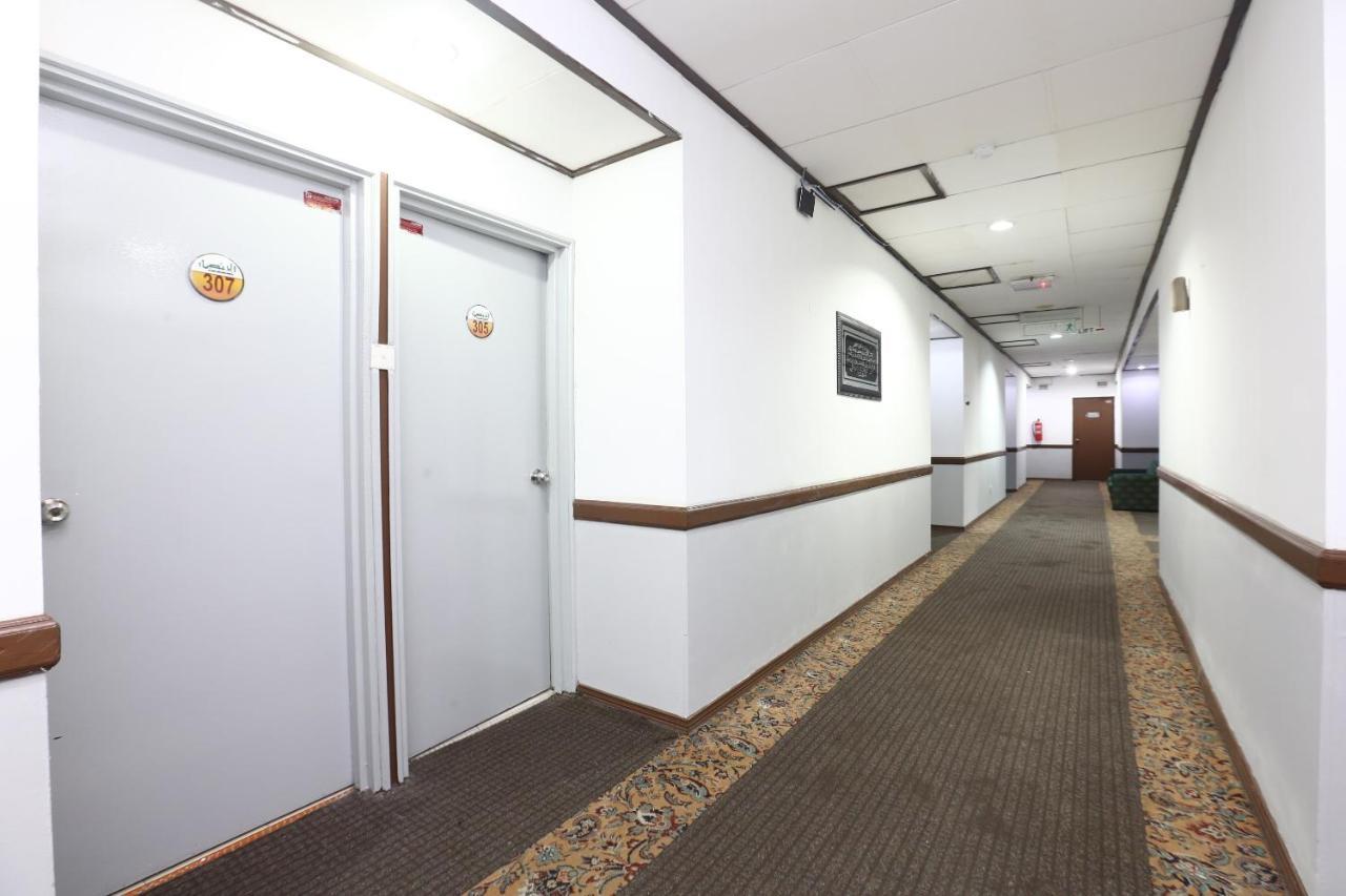 Oyo 89489 Al Ansar Hotel Кота Бару Екстериор снимка